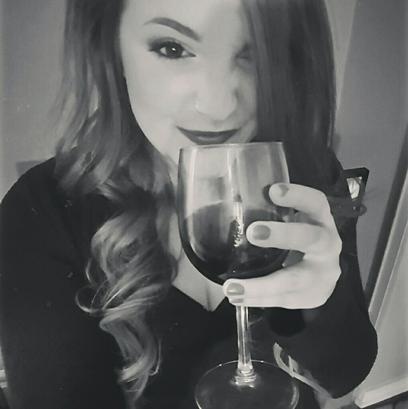 Meet your Posher, Alicia
