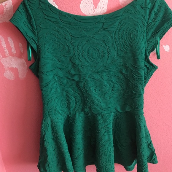ARDEN B FIT AND FLARE BLOUSE