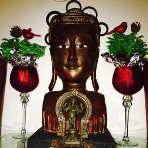 Meet your Posher, Mona