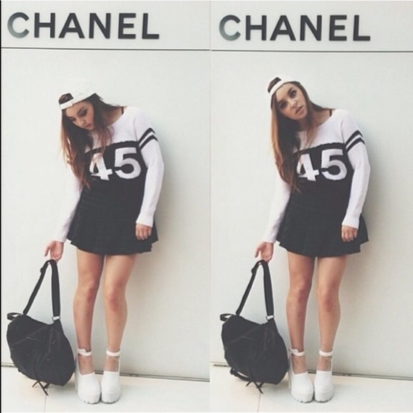 LF fuzzy sweater