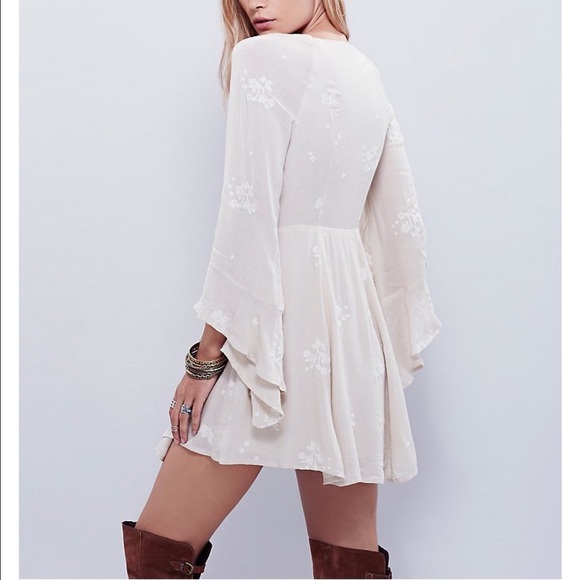 NWOT FREE PEOPLE JASMINE ALMOND EMBROIDERED DRESS - Picture 3 of 4