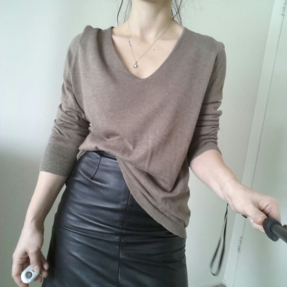 LIZ CLAIRBORNE SWEATER Taupe