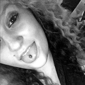 Meet your Posher, Cortney