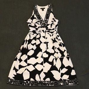LIKE NEW! White House Black Market | Dress | 8
