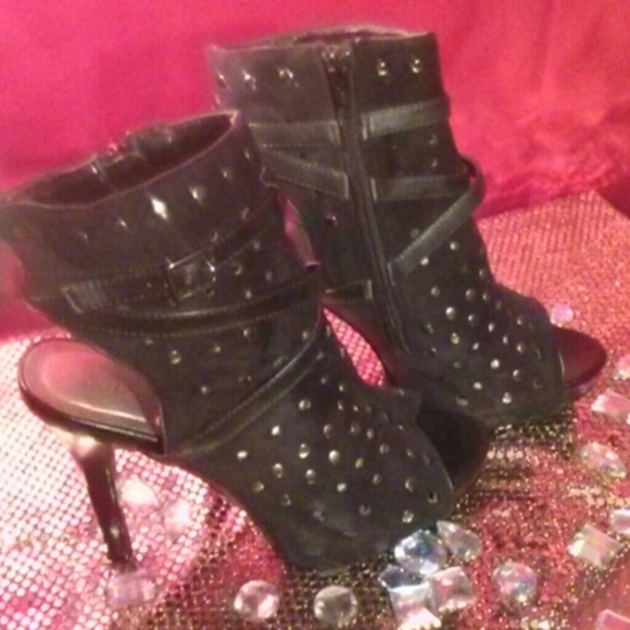Black Studded Heels - Picture 4 of 4