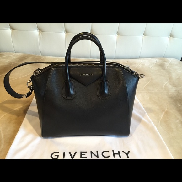 Sold Givenchy Medium Antigona - Picture 2 of 4