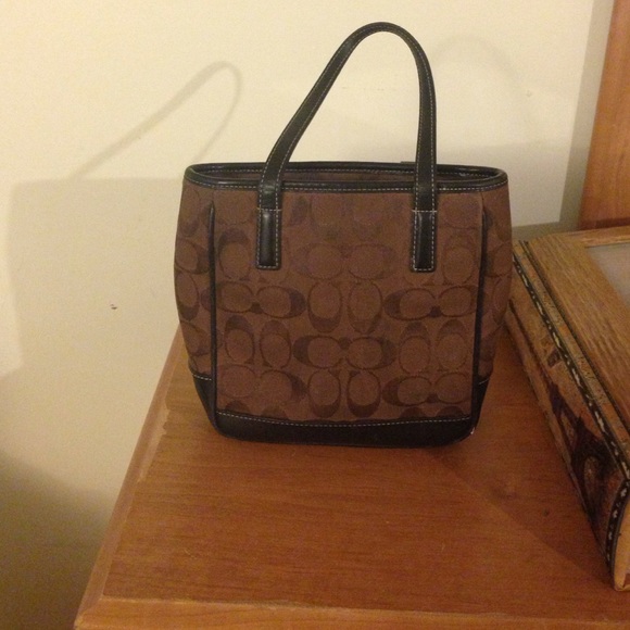 Small Coach bag.