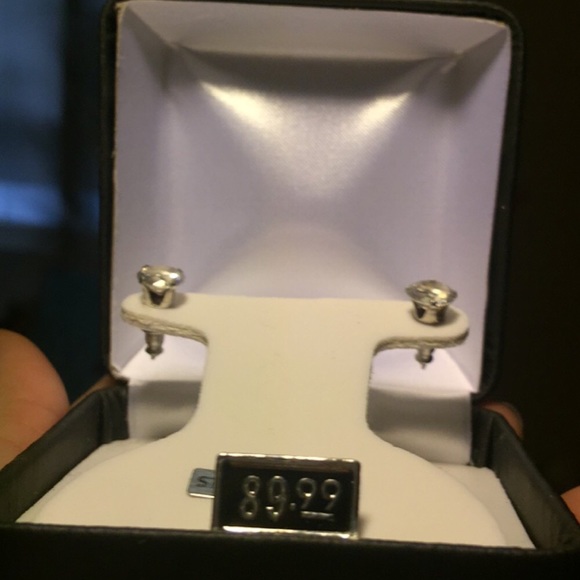 ❣.99 shipping on all price drops!❣