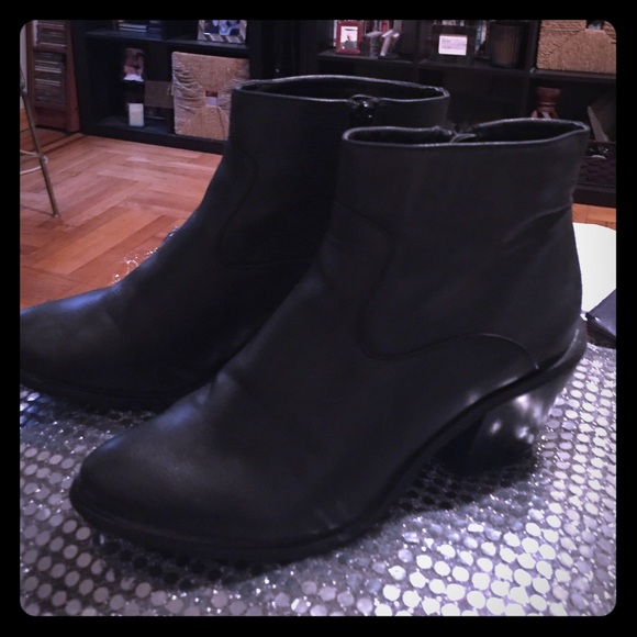 Ecote Black ankle boots