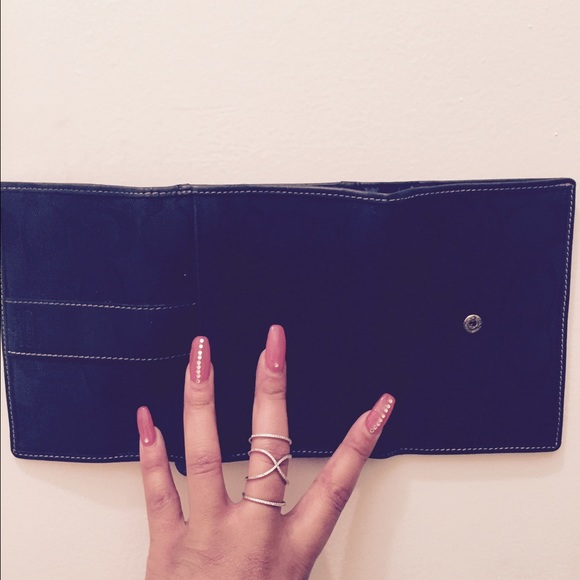 Authentic black coach signature wallet - Picture 1 of 3