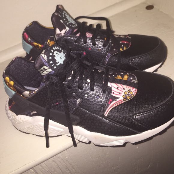 Women's Nike Huaraches