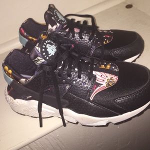 Women's Nike Huaraches