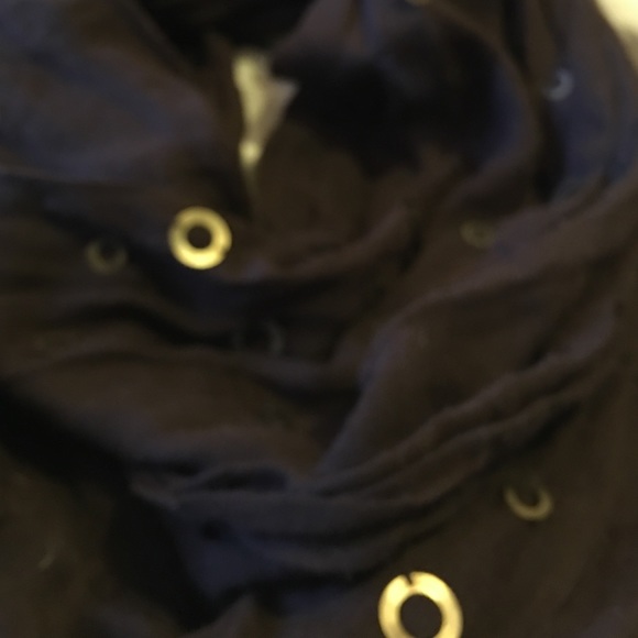 ❌ SOLD ❌ Infinity scarf - Picture 2 of 2