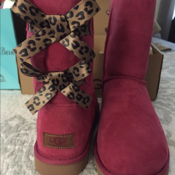 UGG Shoes - ⚡️Flash Sale⚡️New in the Box Uggs size-7💕💕