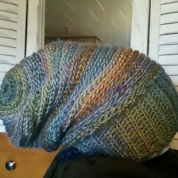 Hand Made Slouchy Beanie Hat - Picture 3 of 4