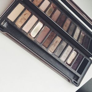 Naked 2 eyeshadow palette