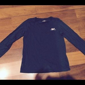 Navy Vineyard Vines t-shirt!