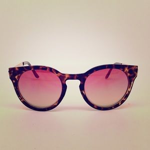 💋BOGO💋New Urban Outfitters Pink Mirrored Round