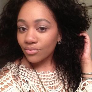 Meet your Posher, Olivia