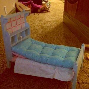 American girl doll bed💜🔴