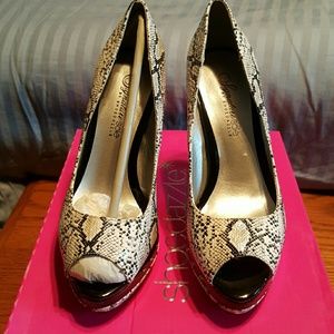 New in box platform snakeskin heels