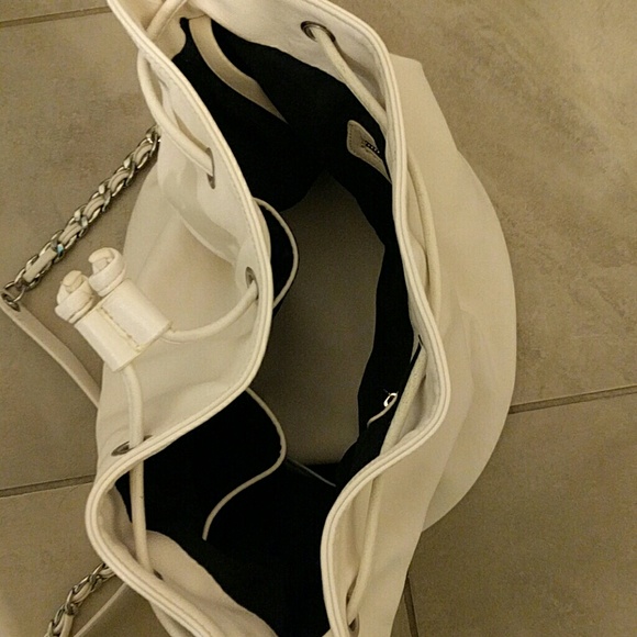 Handbag - Picture 2 of 3