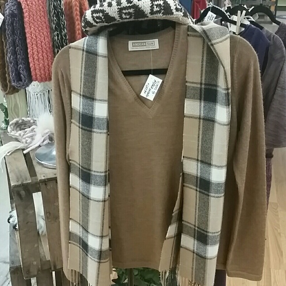 Camel brown alpaca v neck sweater