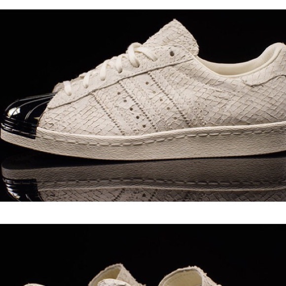 IN SEARCH OF THESE. Size 4.5 or 5 - Picture 2 of 3