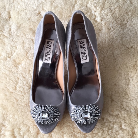 Badgley Mischka holiday heels. 5.5. Never worn.
