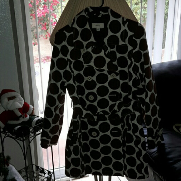 SALE!!Short Trench Coat "BRAND NEW"--> Beautiful!