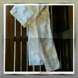 🎉HOST PICK🎉 Vanilla Star floral printed jeans