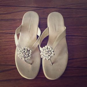 Aerosoles A2 Enchlosure Thong Sandal, 6.5, beige