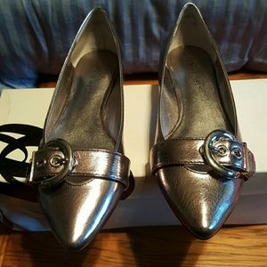 Nine West silver metallic flats with buckle
