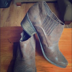 Coconuts By Matisse "Andy" Brown Ankle Booties