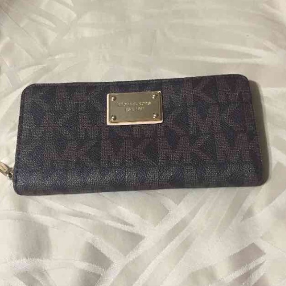 Michael kors wallet authentic brown