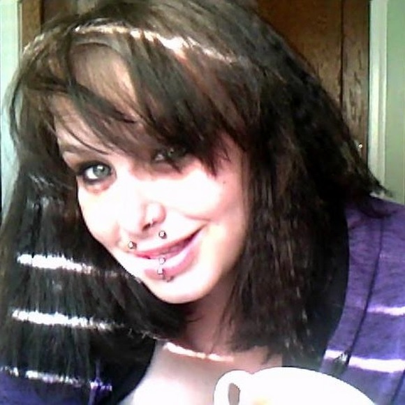 Meet your Posher, Wednesday - Picture 1 of 1