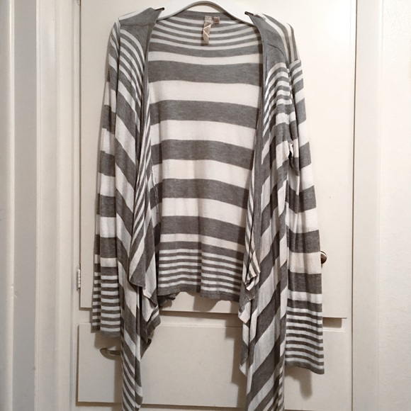 Flowy Long Sleeved Cardigan