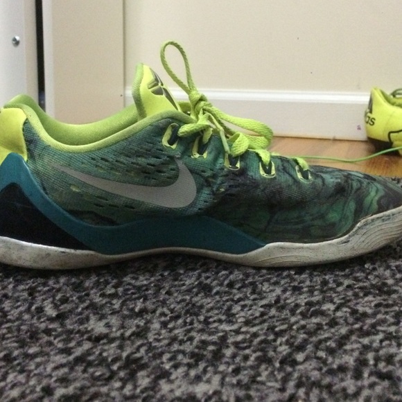 Kobe 9 Easter lows - Picture 3 of 3