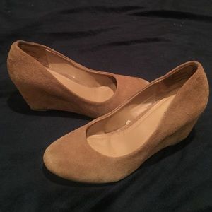 Tan wedges