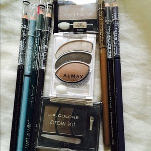 Makeup Bundle OFFERS ARE WELCOMED