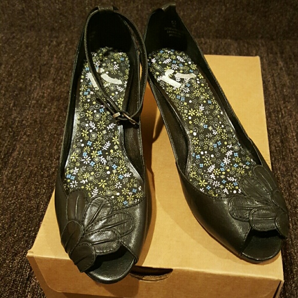Black Genuine Leather Peep Wedge Shoes, 5.5