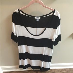 Old Navy Black and white striped top