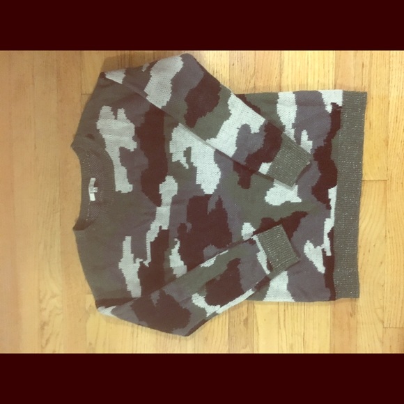 BB Dakota Camo Sweater