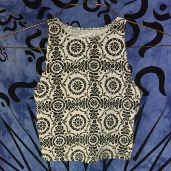 Abercombie Geometric Crop Top