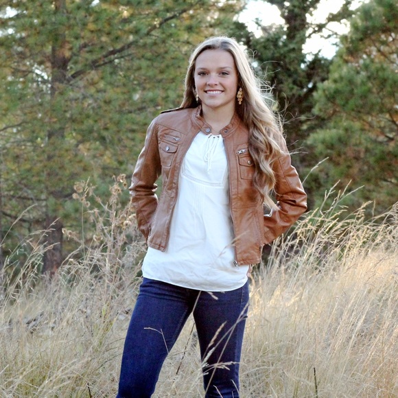 Meet your Posher, Madison - Picture 1 of 1