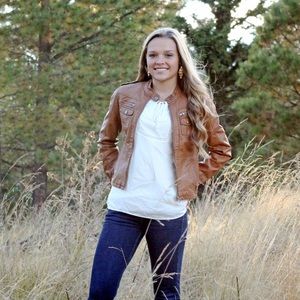 Meet your Posher, Madison
