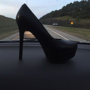 Size 8 Jessica Simpson pumps. Worn once