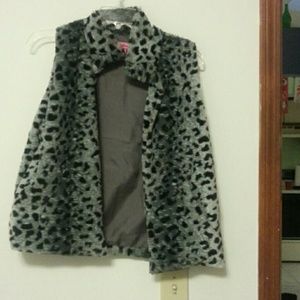 Betsey Johnson S leopard vest faux fur sooo soft