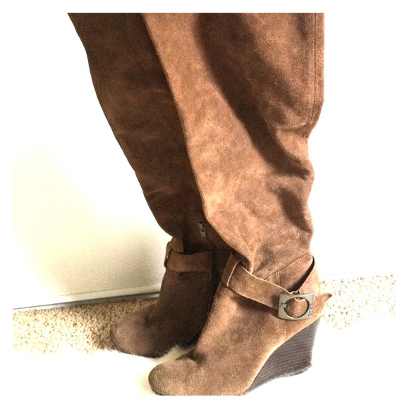 BCBG suede like boots