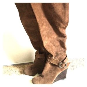 BCBG suede like boots